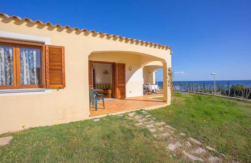 Baia Sant'Anna Apartment | residence baia sant anna con piscina