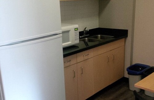 Oakville Apartment | Residence & Conference Centre - Oakville