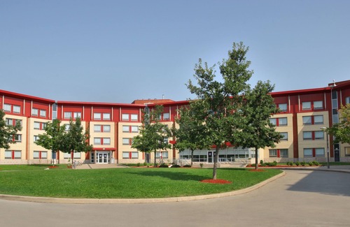 Oakville Apartment | Residence & Conference Centre - Oakville