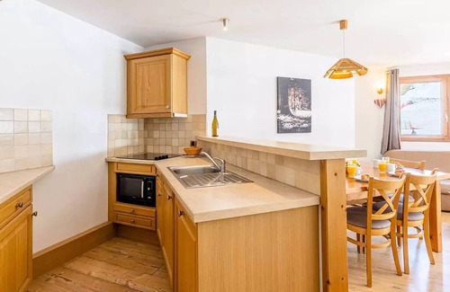 Pralognan-la-Vanoise Apartment | Residence Les Jardins de la Vanoise * - 3 Rooms Mountain Corner 8 People