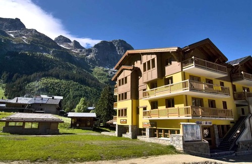 Pralognan-la-Vanoise Apartment | Residence Les Jardins de la Vanoise * - 3 Rooms Coin Montagne 7 People