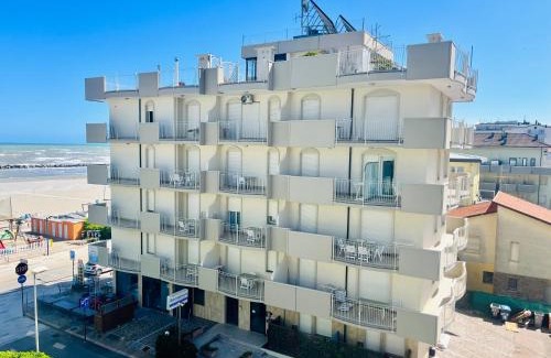 Torre Pedrera Apartment | Residence Frontemare