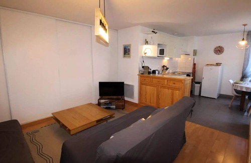 Bagneres-de-Luchon Apartment | Residence Hotel Des Bains - NEAR LIGHT - 3 PARTS FOR 6 PERS. - PARKING