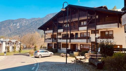 Dimaro Apartment | Residence I LAMPONI incantevole trilocale casa vacanze 6 posti letto