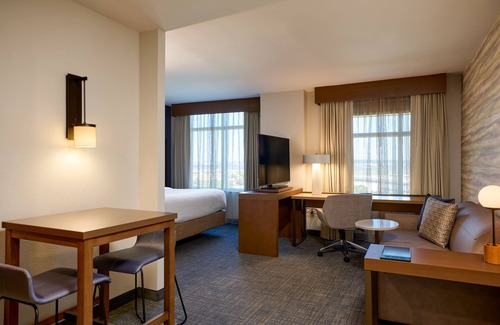 Crystal City Hotel | Residence Inn Arlington Capital View