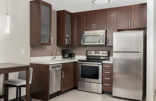 I-435 West KC-KS Hotel | Residence Inn by Marriott Kansas City at The Legends