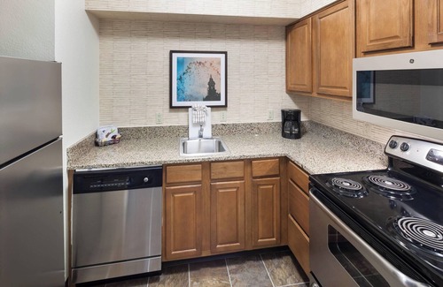 Country Club Plaza Area Hotel | Residence Inn by Marriott Kansas City Country Club Plaza