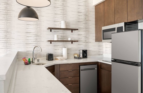 Brookfield Hotel | Residence Inn by Marriott Milwaukee Brookfield at Poplar Creek
