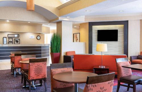 Evansville Hotel | Residence Inn by Marriott Evansville East