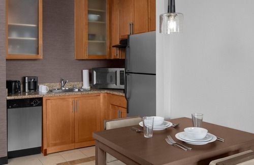 Downtown Burbank Hotel | Residence Inn by Marriott Los Angeles Burbank Downtown
