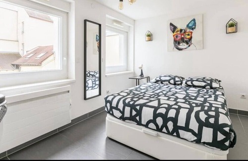 Poincare Apartment | Residence le Premium, Hyper Centre, Studio Tout Équipé