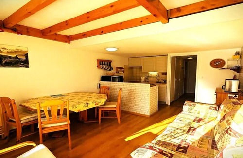 Vallouise-Pelvoux Apartment | Residence Les Anémones - Large apartment T3, sunny, with balcony, for 6 people