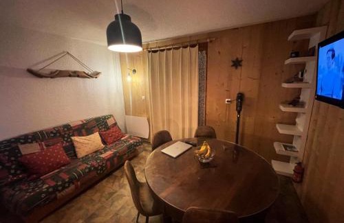 Valloire Apartment | Residence Les Choseaux - 2 pièces cabine 4 personnes exposé Sud MAE-5764
