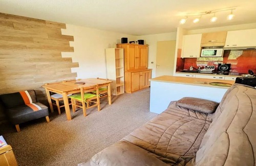 Vallouise-Pelvoux Apartment | Residence Les Cytises - Pleasant T2 mountain view 4/6 persons