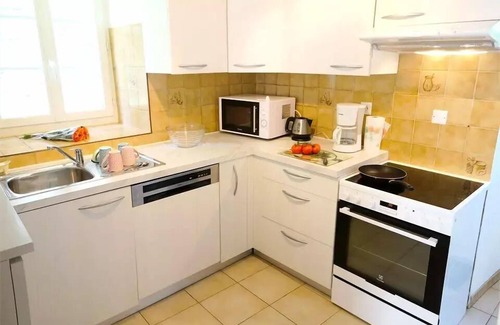 Bagneres-de-Luchon Villa | Residence Pouzoulet - LUCHON HOUSE NEAR THE MARKET - 3 CHARMS JARDIN