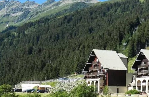 Le Pleynet Apartment | Residence Roches Noires - Studio for 4 People