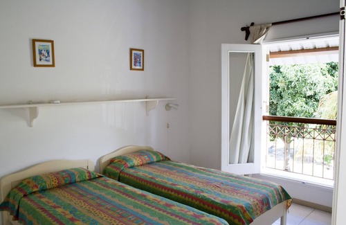 Grand Gaube Villa | Residence with 6 seafront bungalows and swimming pool - by feelluxuryholidays