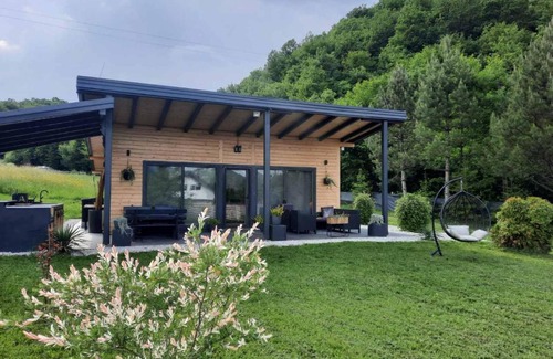 Zenica-Doboj Canton House | Residence Wood Pool & SPA