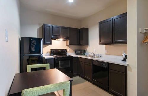Cotulla Hotel | Residency Suites - Cotulla