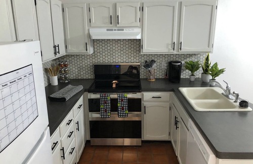 Mesilla Park House | Residential 3 bed/2 bath home with wonderful backyard-scenic view-laundry.