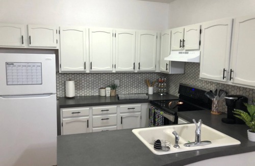 Mesilla Park House | Residential 3 bed/2 bath home with wonderful backyard-scenic view-laundry.