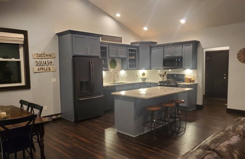 Butte Des Morts House | Residential Home 3 miles from Brennand Airport and 20 miles from EAA.