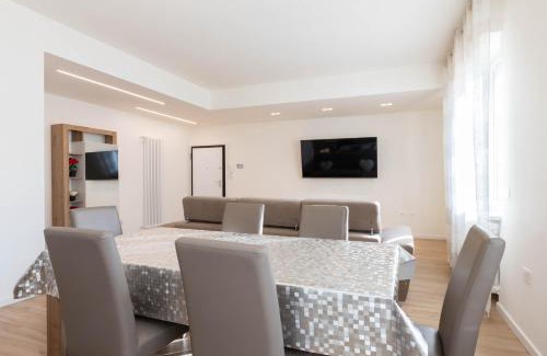 Sud-Ovest Apartment | Residenza Alexander Luxury 2