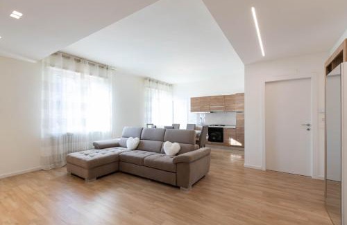 Sud-Ovest Apartment | Residenza Alexander Luxury 2
