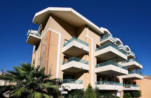 Cannes City Centre Apartment | Residhotel Les Coralynes