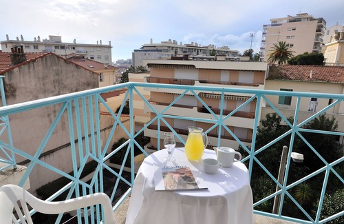 Cannes City Centre Apartment | Residhotel Les Coralynes