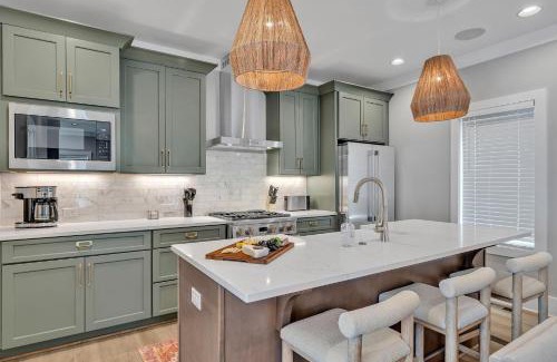 Berry Hill House | Resonant - 2 Townhomes - 2 Private Rooftop Decks