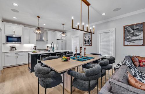 Berry Hill House | Resonant - 2 Townhomes - 2 Private Rooftop Decks