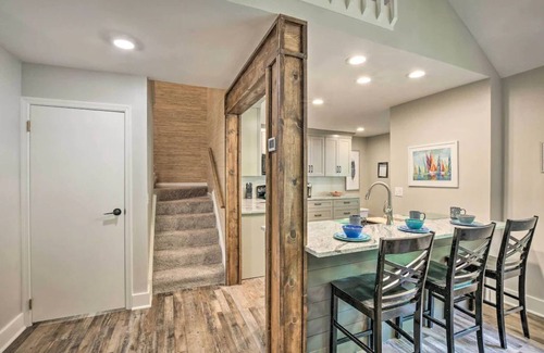 Salem House | Resort Access - Lake - Pools -Pickleball - Gym. Spacious townhome for groups