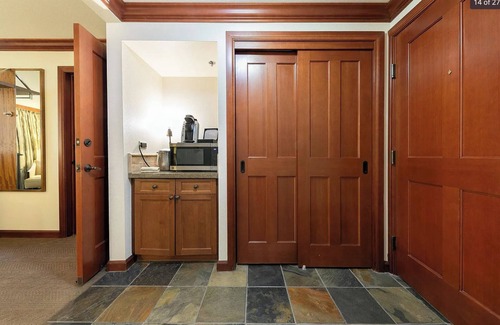Olympic Valley Apartment | Resort at Squaw Creek Tahoe Hyatt 2Bd/2Ba Fireplace Suite