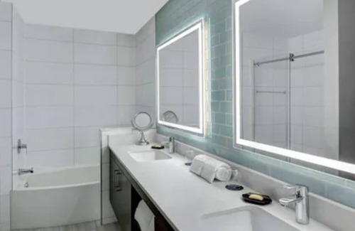 Upper Grand Lagoon Resort | Resort bayside and spa with golfing court.