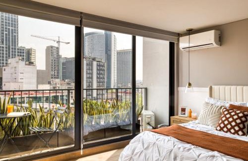 Cuauhtemoc Apartment | Resort Home with Extraordinary City View