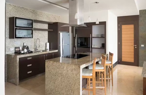 Bucerias Hotel | Resort hotel in delightful Banderas with WiFi, fitness room, AC