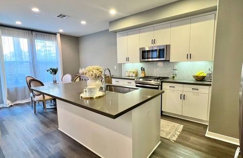 Lake Forest House | Resort living 3 bedroom modern apt with backyard