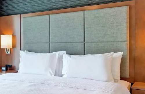 McNeil Hotel | Resort Living in the Heart of Texas:Free Parking,Pets Allowed,3 Relaxing Units