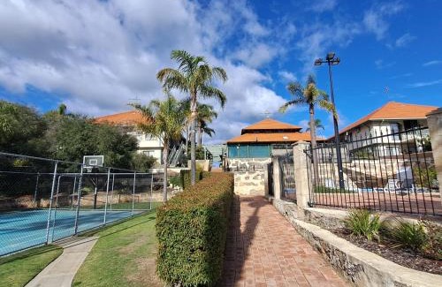 Mandurah Villa | Resort Loft & Spa Villa #8