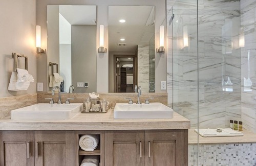 Deer Valley Apartment | Resort Room Hotel Room by Redawning