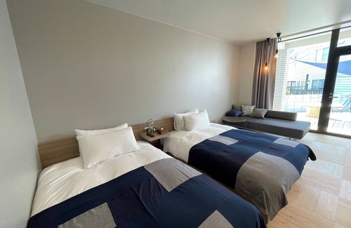 Konohana Hotel | Resort room with private pool 104 Twin up to 3 /Osaka Ōsaka