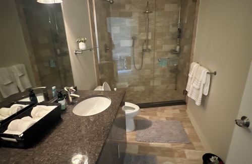 Ohio City Bed & Breakfast | RESORT STYLE BED & BREAKFAST-WEST BANK FLATS