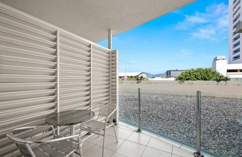 Cairns Central Business District Apartment | Resort-Style Cityview Getaway in Perfect Location