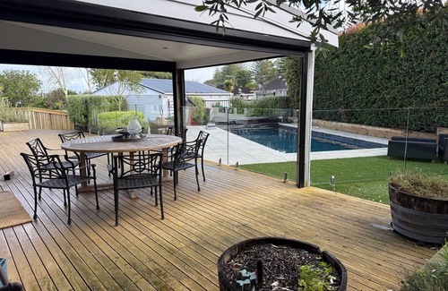 Auckland House | Resort style home with Pool, Chefs Kitchen and 4 bedrooms.