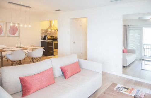 St. Petersburg Condo | Resort style living in a modern condo directly on the waterfront, sunset views