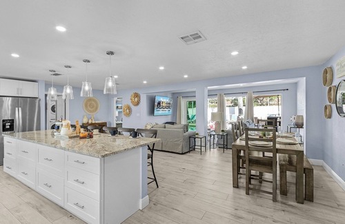 Cypress Lakes Estates House | Resort Style Living, Sleeps 12, Heated Pool & Hot Tub - Sea Breeze Oasis - Roelens