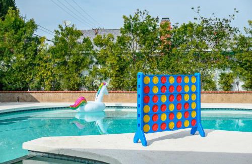 Fullerton House | Resort Style Living with Pool, Arcade, Near Disney