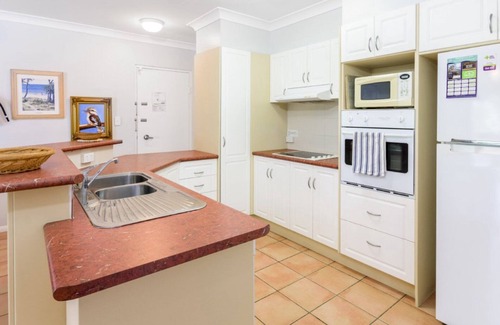 Bellara Apartment | Resort Style Unit Across from the Water