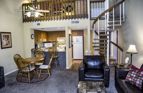 Fairfield Glade Villa | 🌄Resort Vacations at Fairfield Glade TN Golf Villa with two bedrooms + loft, has 6 beds!